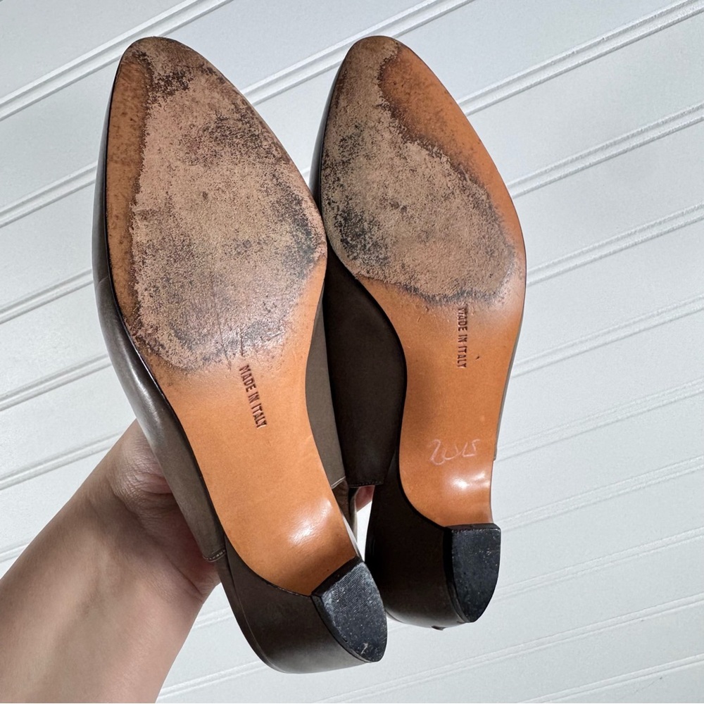 Salvatore Ferragamo VINTAGE Slingback Pumps, Taupe, Size 5.5B - Picture 8 of 13